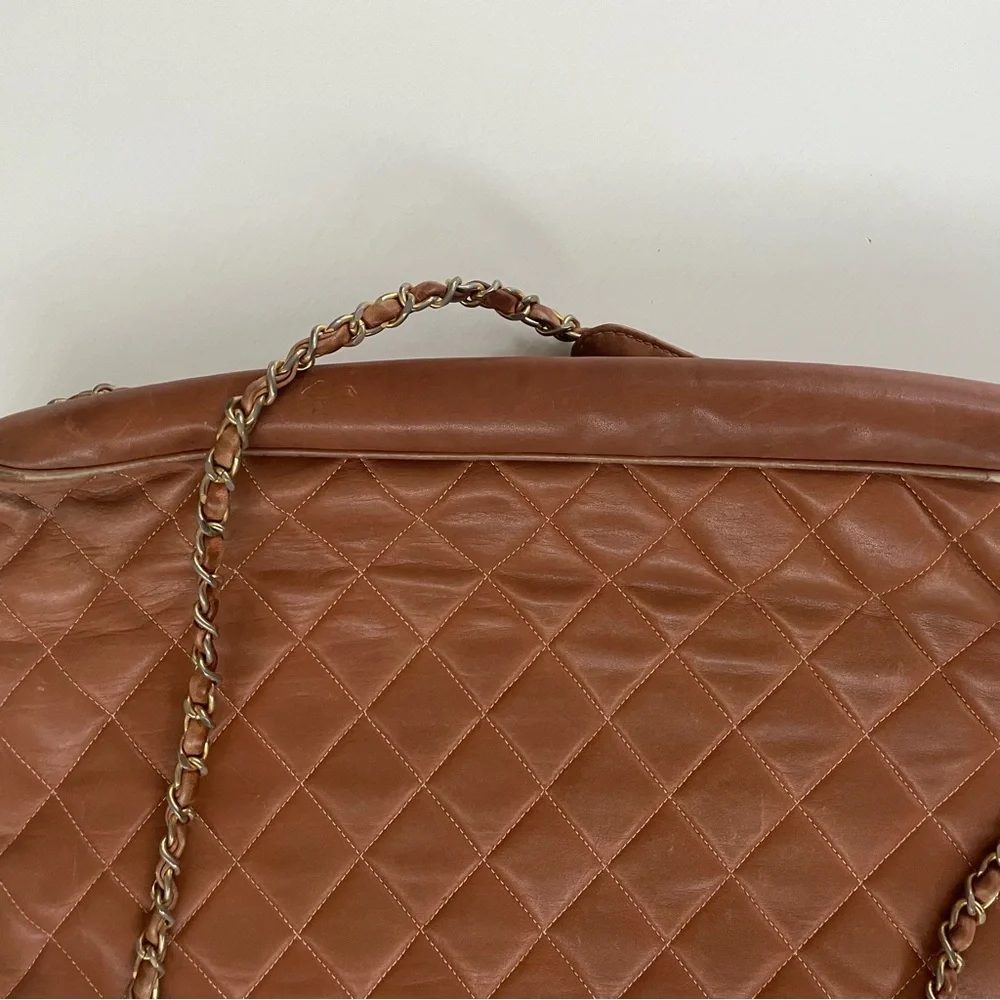 Vintage Chanel brown leather quilted tote bag - Picture 10 of 11